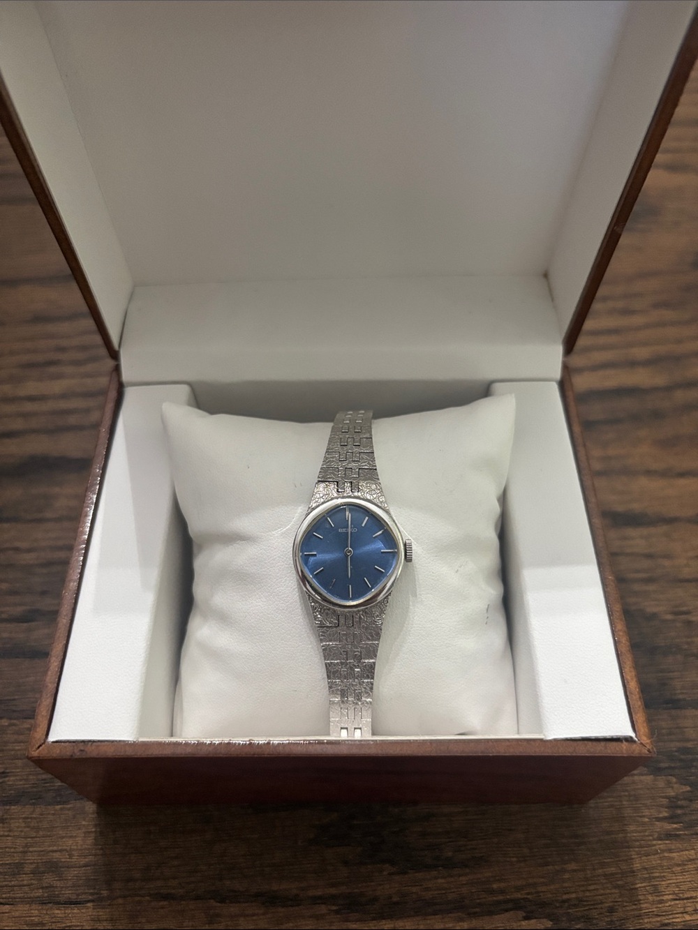 Vintage Women’s Seiko 11-8329 Mechanical Watch